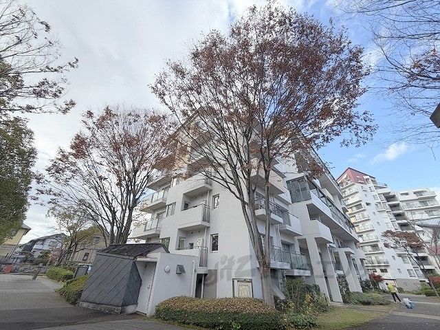 ローレルスクエア木津川台第1期1番館の外観画像