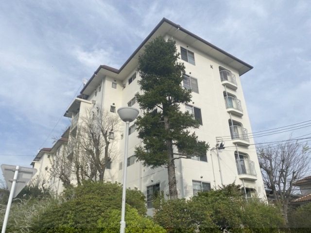 近鉄東生駒ガーデンハイツK号棟の外観画像