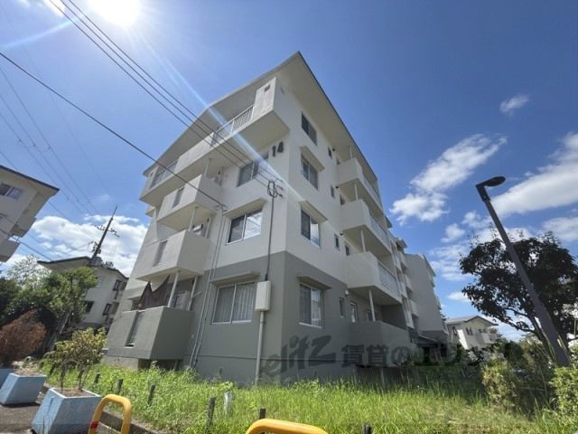 奈良青山団地14号棟の外観画像