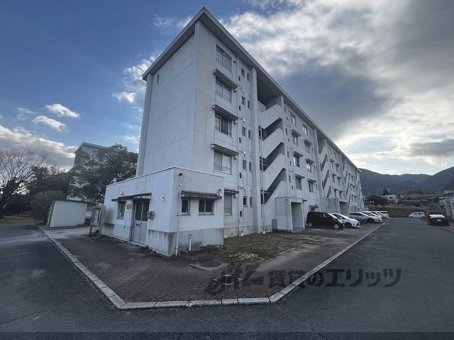 ヴィラナリー御所1号棟の外観画像