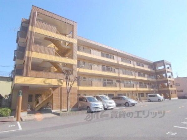PINE FIELDの外観画像