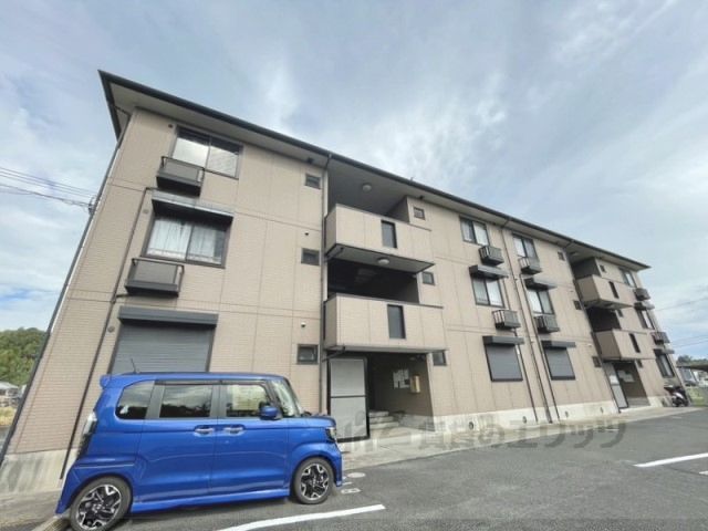 ロイヤルガーデン上牧A棟B棟の外観画像