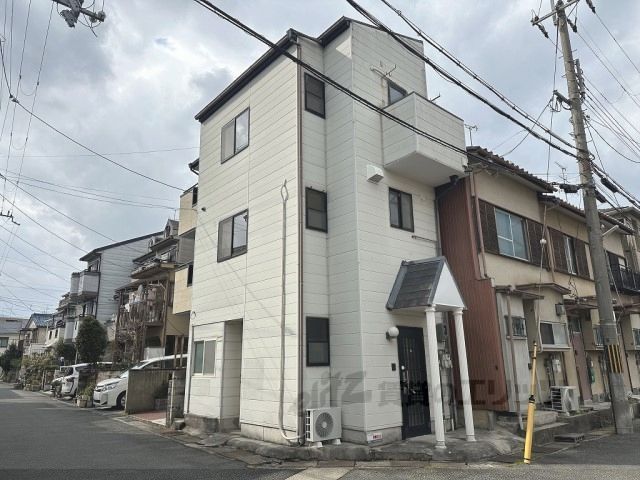寺戸町瓜生8-53貸家の外観画像
