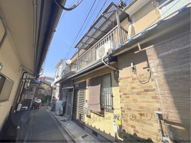 吉田中阿達町10-26貸家の外観画像
