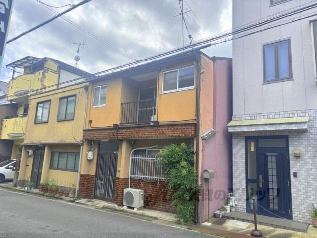 吉田近衛町8-6貸家の外観画像