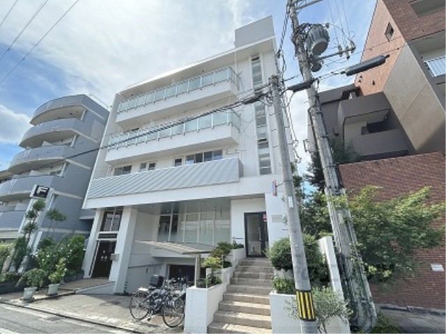成山ビルの外観画像
