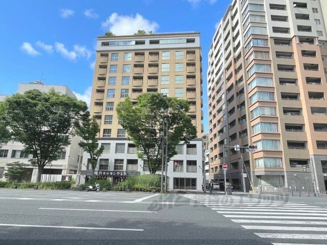 ライフプラザ烏丸御池の外観画像