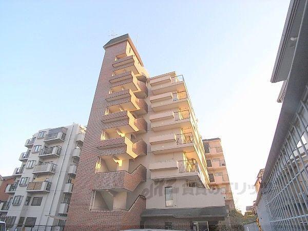シルバ-シャトー太秦の外観画像