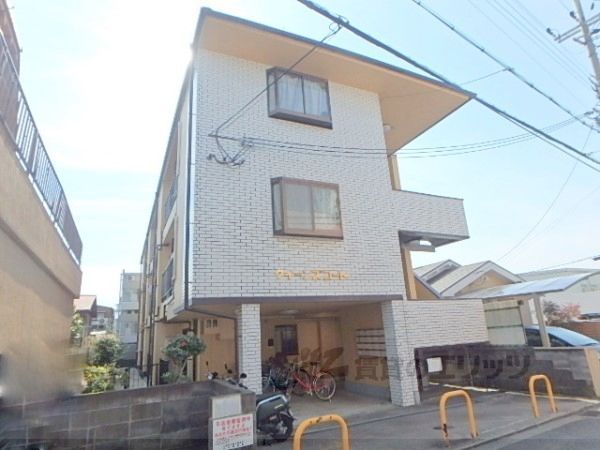 クインズコートの外観画像