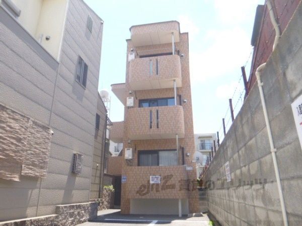 カンタル太秦の外観画像