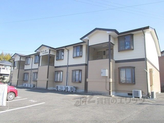 ファミールヤマザキの外観画像