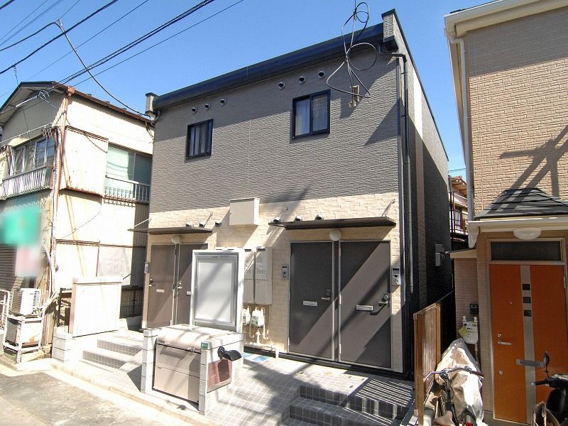 レオパレス中野坂上の外観画像