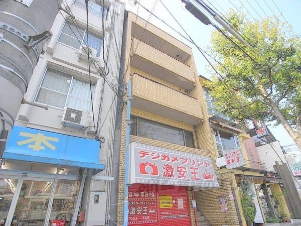 高雄ビルの外観画像