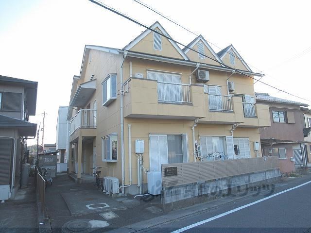 プールブゥの外観画像