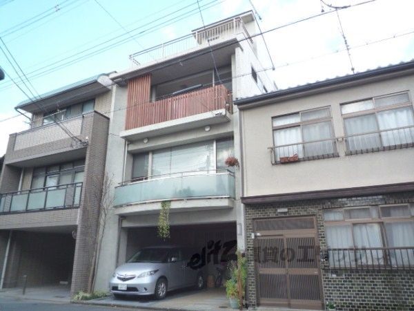 吉田近衛町26-19貸家の外観画像