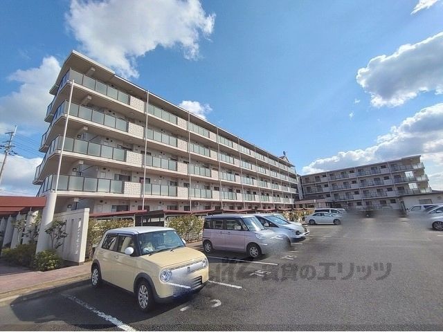 サンク・メルベーユ並河の外観画像