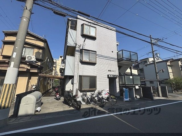 勧修ハイツの外観画像
