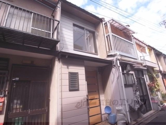 太秦樋ノ内町7-67貸家の外観画像