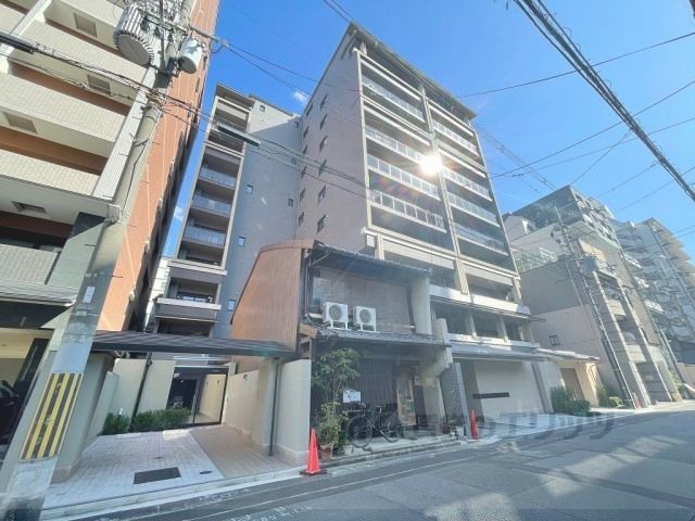 グランリソシエ烏丸御池の外観画像