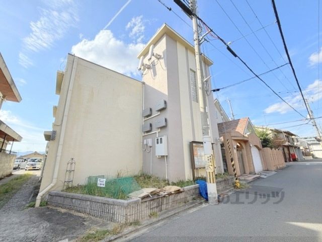 稲荷マンションの外観画像