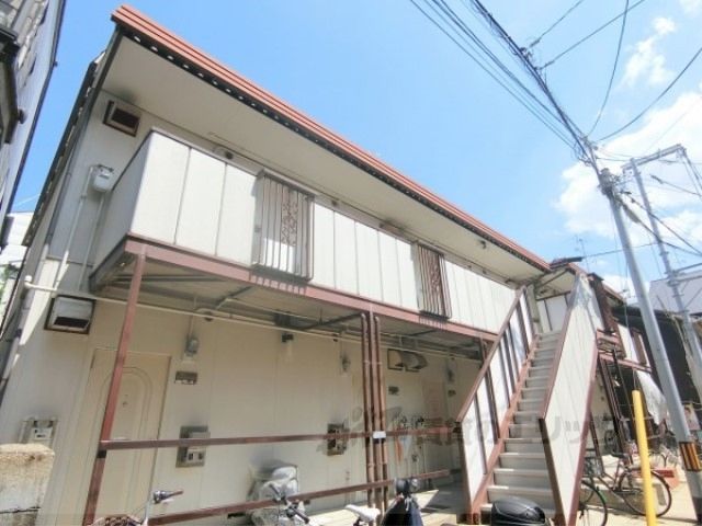 メガロンフィリアの外観画像
