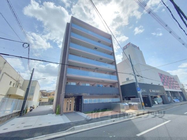 ローブコート六地蔵駅前の外観画像