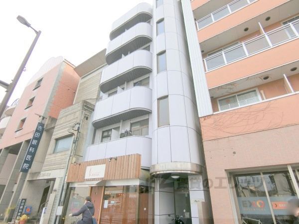 ロータスクラタの外観画像