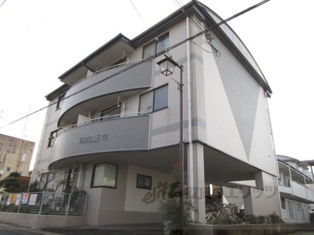 ファミール12の外観画像