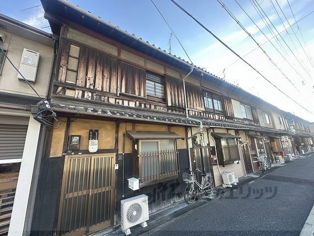 上鳥羽城ケ前町テラスハウスAの外観画像