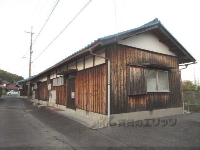 苗鹿1丁目6-9貸家(南側)の外観画像
