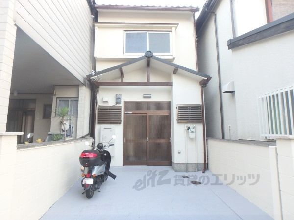 イースト醍醐外山23番館の外観画像