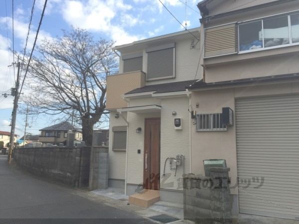 久世築山町1-4貸家の外観画像