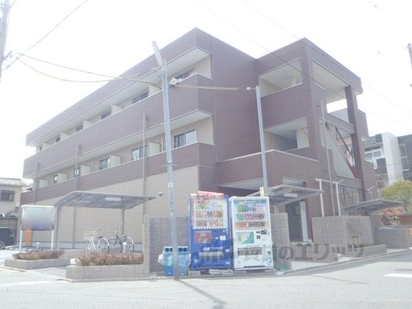 アヴェニール深草の外観画像