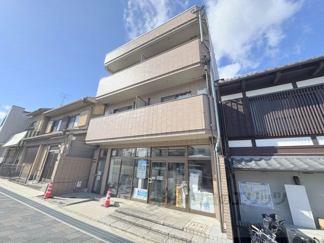川上マンションの外観画像