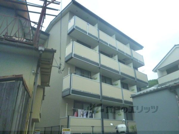 レオパレス東山山麓の外観画像