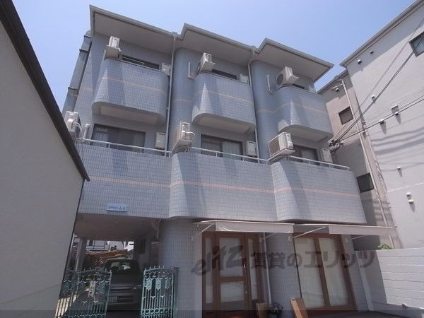 ロイヤルティみのの外観画像