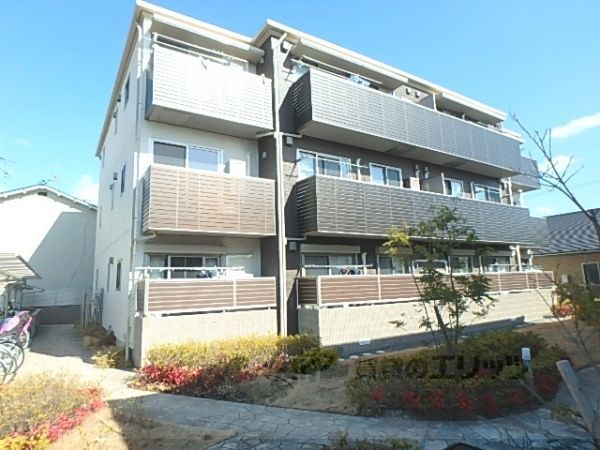 シャーメゾン吉祥院A棟の外観画像