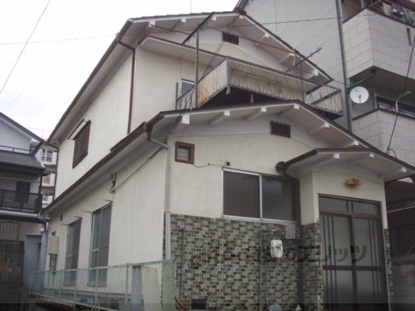 深草祓川町貸家の外観画像