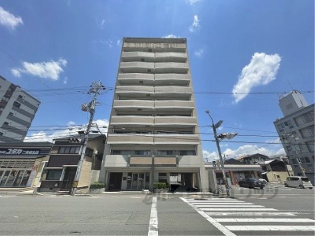 パインフィールド二条城の外観画像