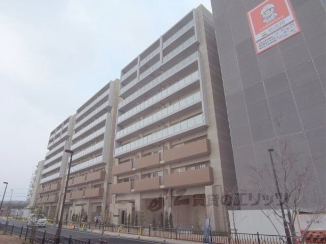 ヴェリテ洛西口ブライト8階の外観画像