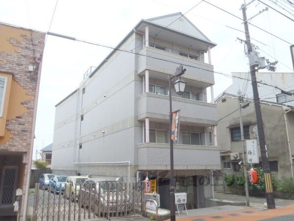 バンガード太秦の外観画像