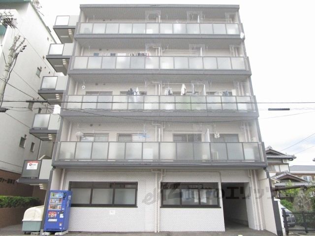フレーヴァー深草Ⅱの外観画像