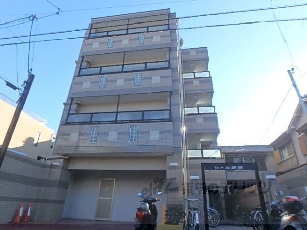 セトル深草の外観画像