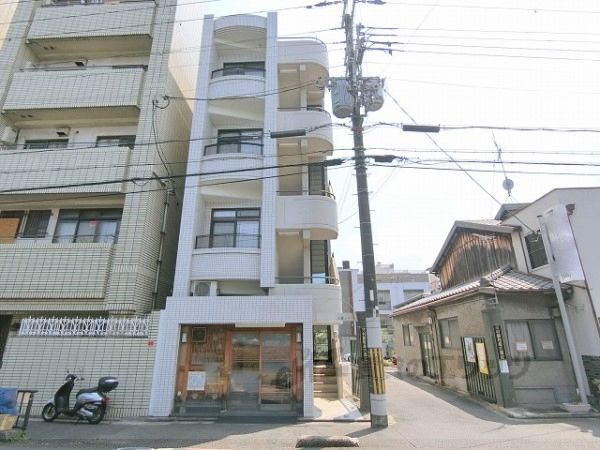 八星ハイツの外観画像