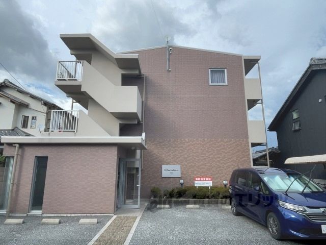 カルフールⅥの外観画像