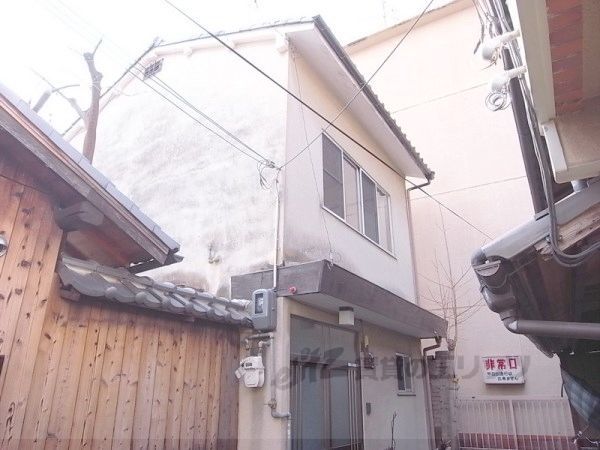 鳳瑞町241-21貸家の外観画像