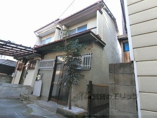 西九条豊田町11-3貸家の外観画像