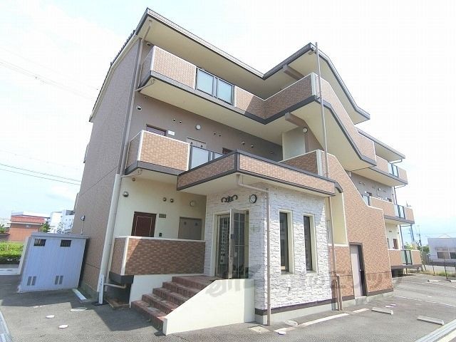 エルミナコート八日市Ⅱの外観画像