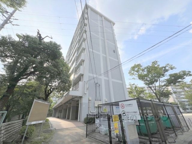 醍醐石田団地6棟の外観画像