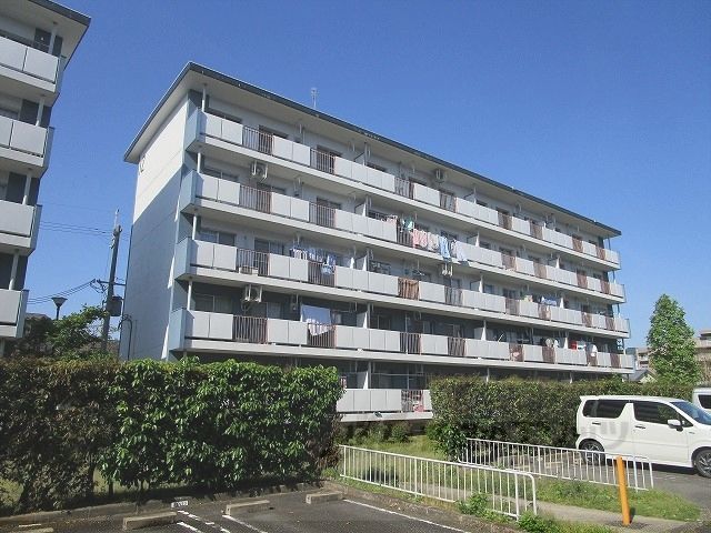 保津川団地12号棟の外観画像